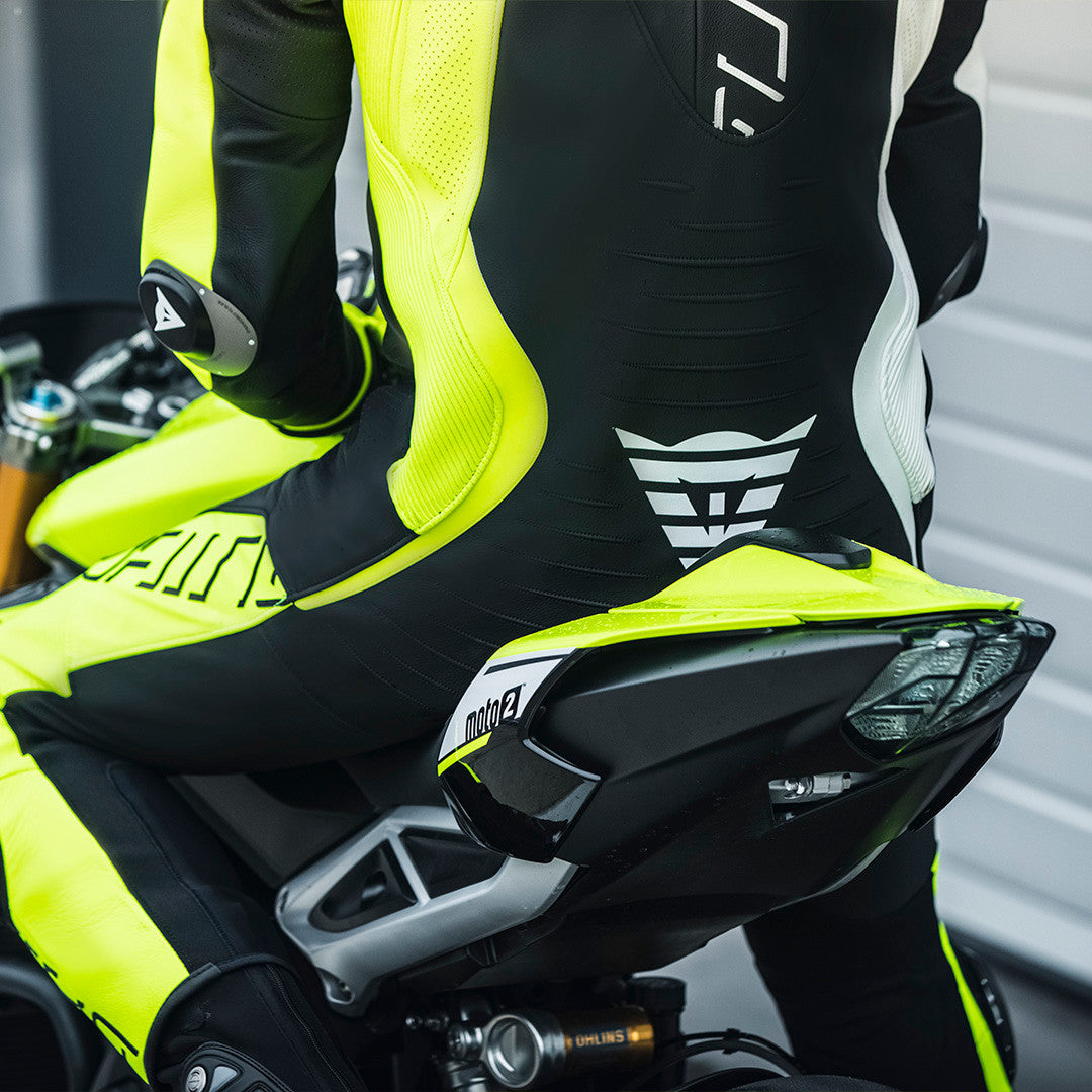 Dainese Audax D-ZIP jednocjeleni Kožno odijelo – Perforirani trkaći kombinezon | Muški | Crna/Neon Žuta 