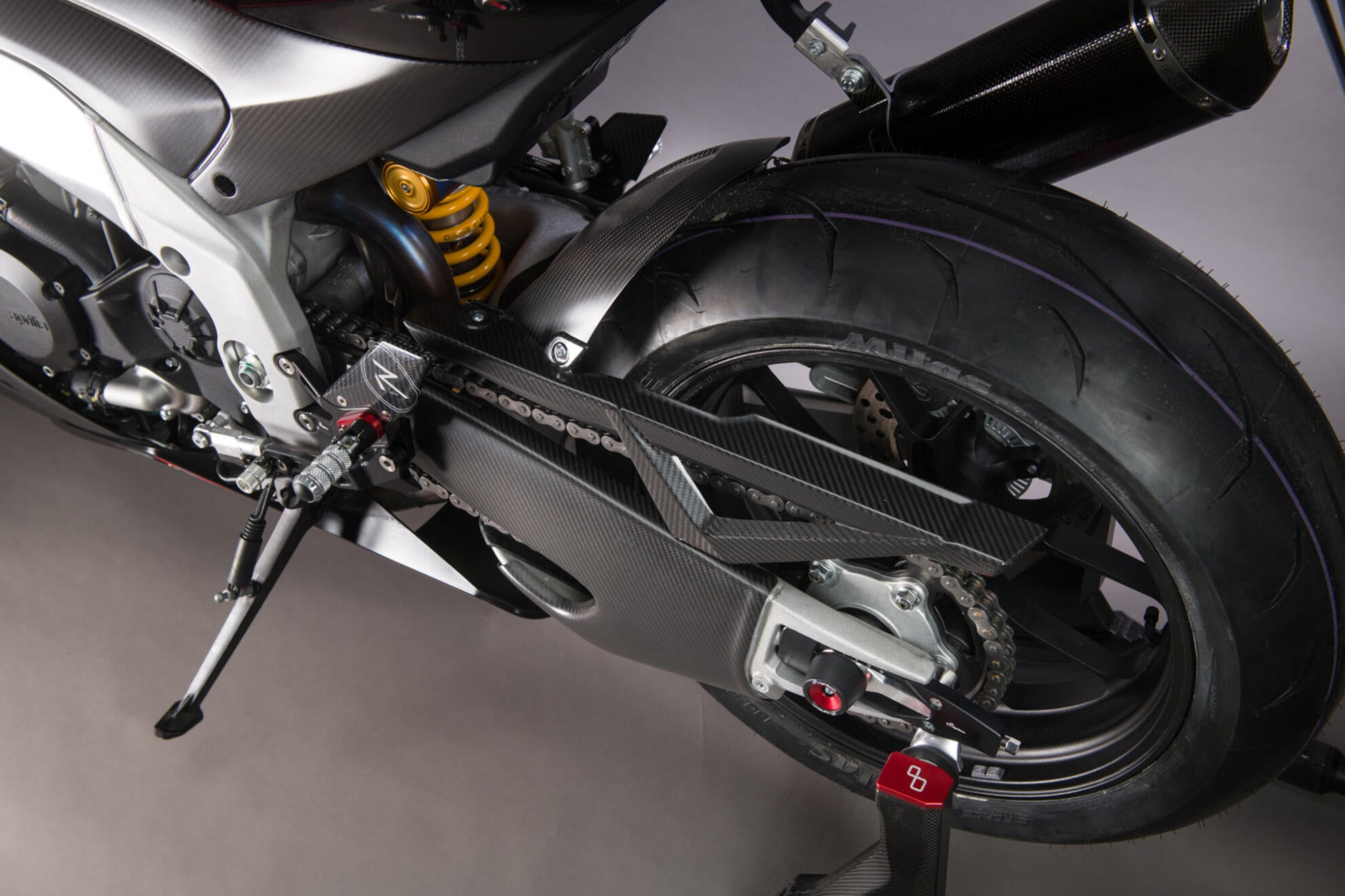 Pokrov lanca od karbona LighTech Aprilia RSV4/RR/1100 Factory (21-26) CARA2012 