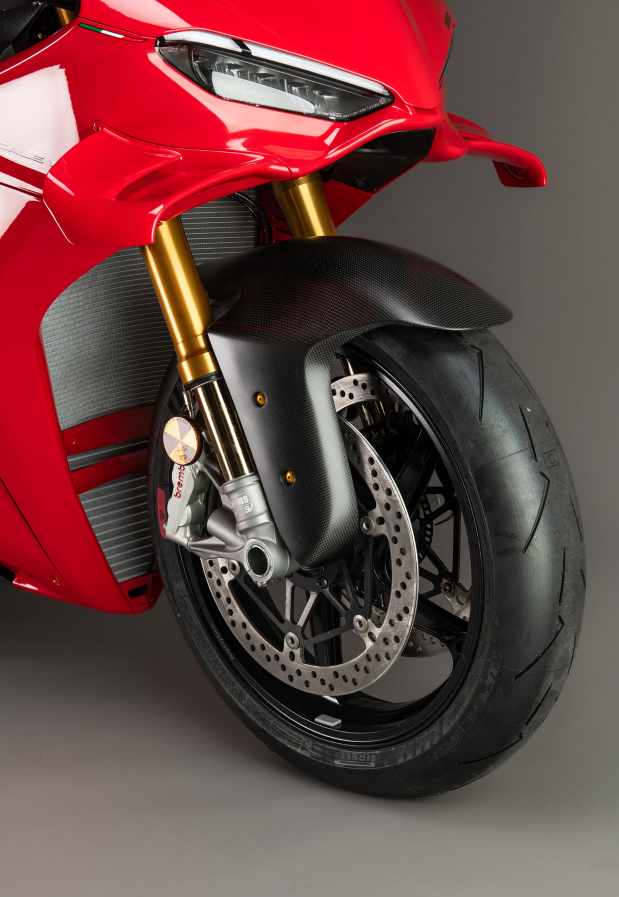 Prednji blatobran Carbon LighTech Ducati Panigale V4/S/R (25-26) CARD2410M 