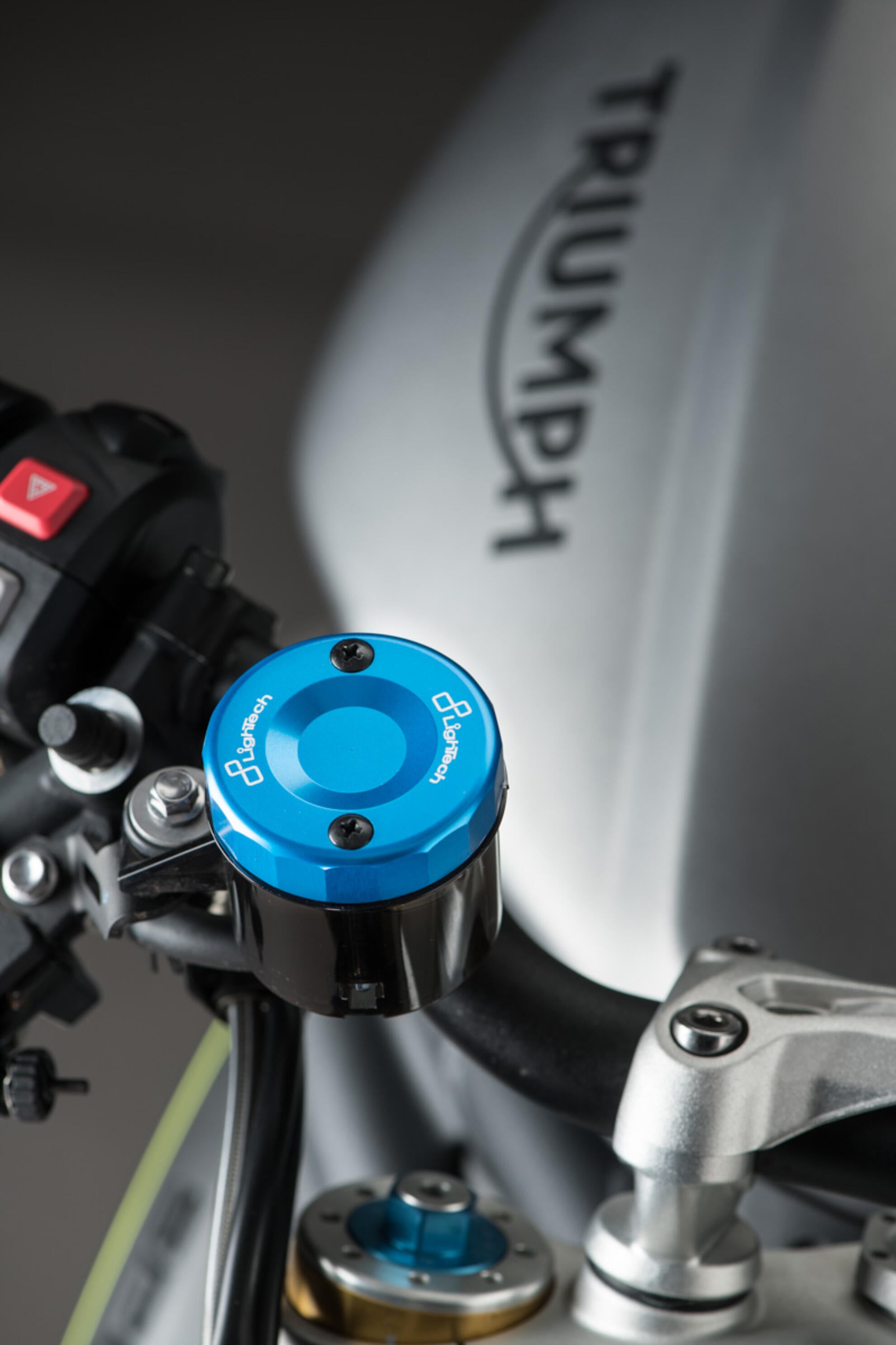 Poklopac rezervoara za izjednačavanje LighTech Ducati Panigale 1299/S (15-18) FBC04 