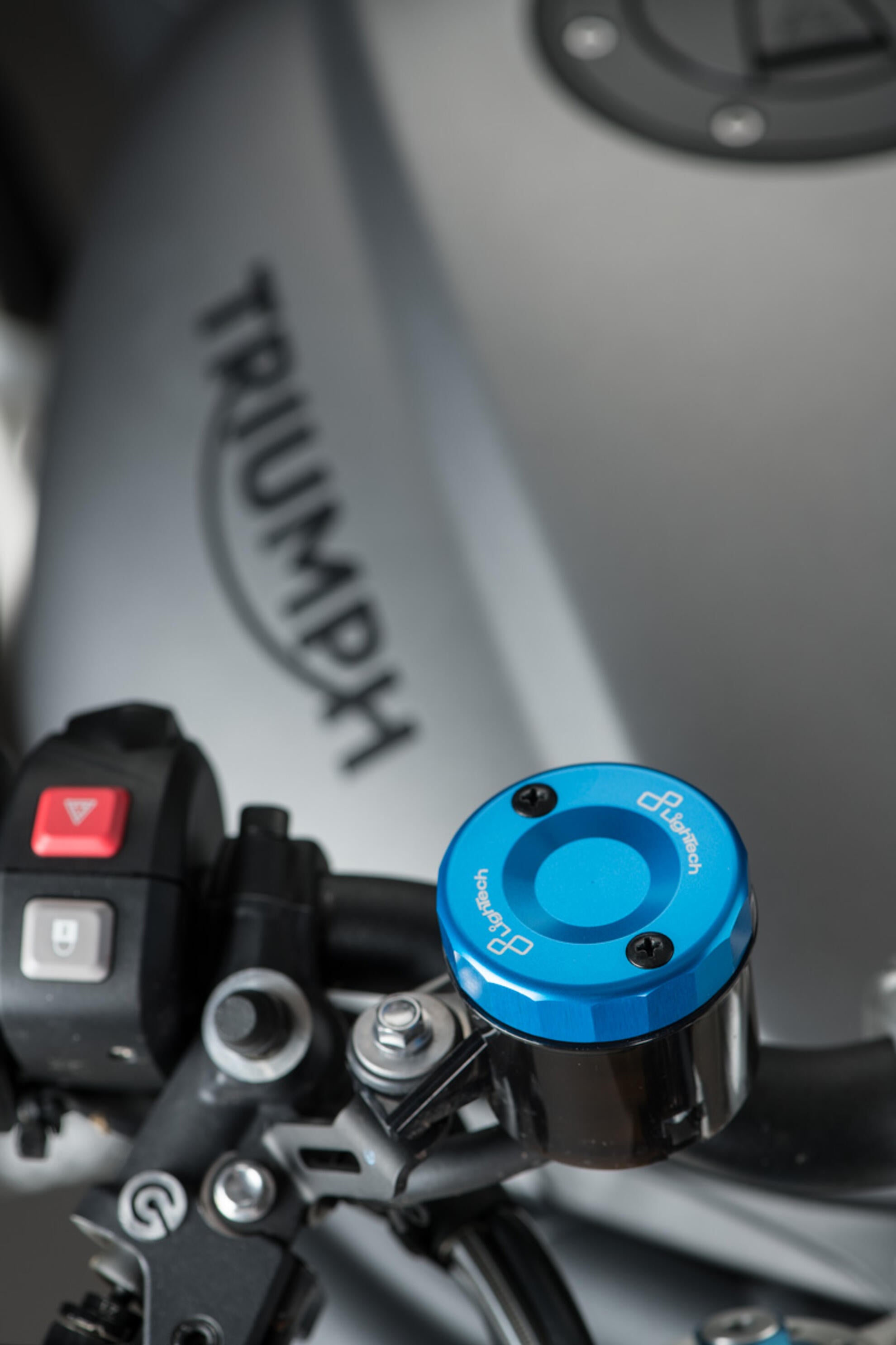 Poklopac rezervoara za izjednačavanje LighTech Ducati Panigale 1299/S (15-18) FBC04 