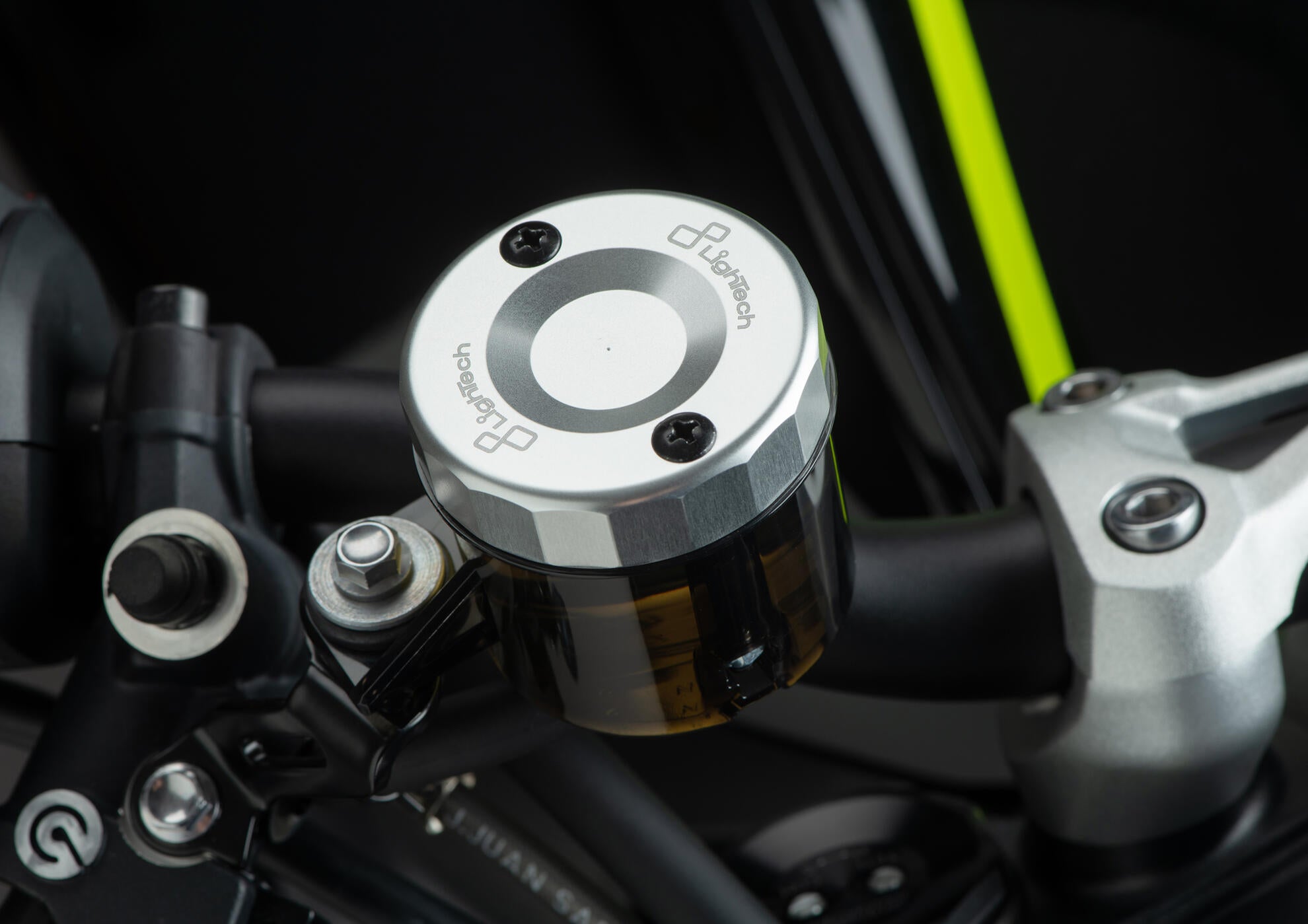 Poklopac rezervoara za izjednačavanje LighTech Ducati Panigale 1299/S (15-18) FBC04 