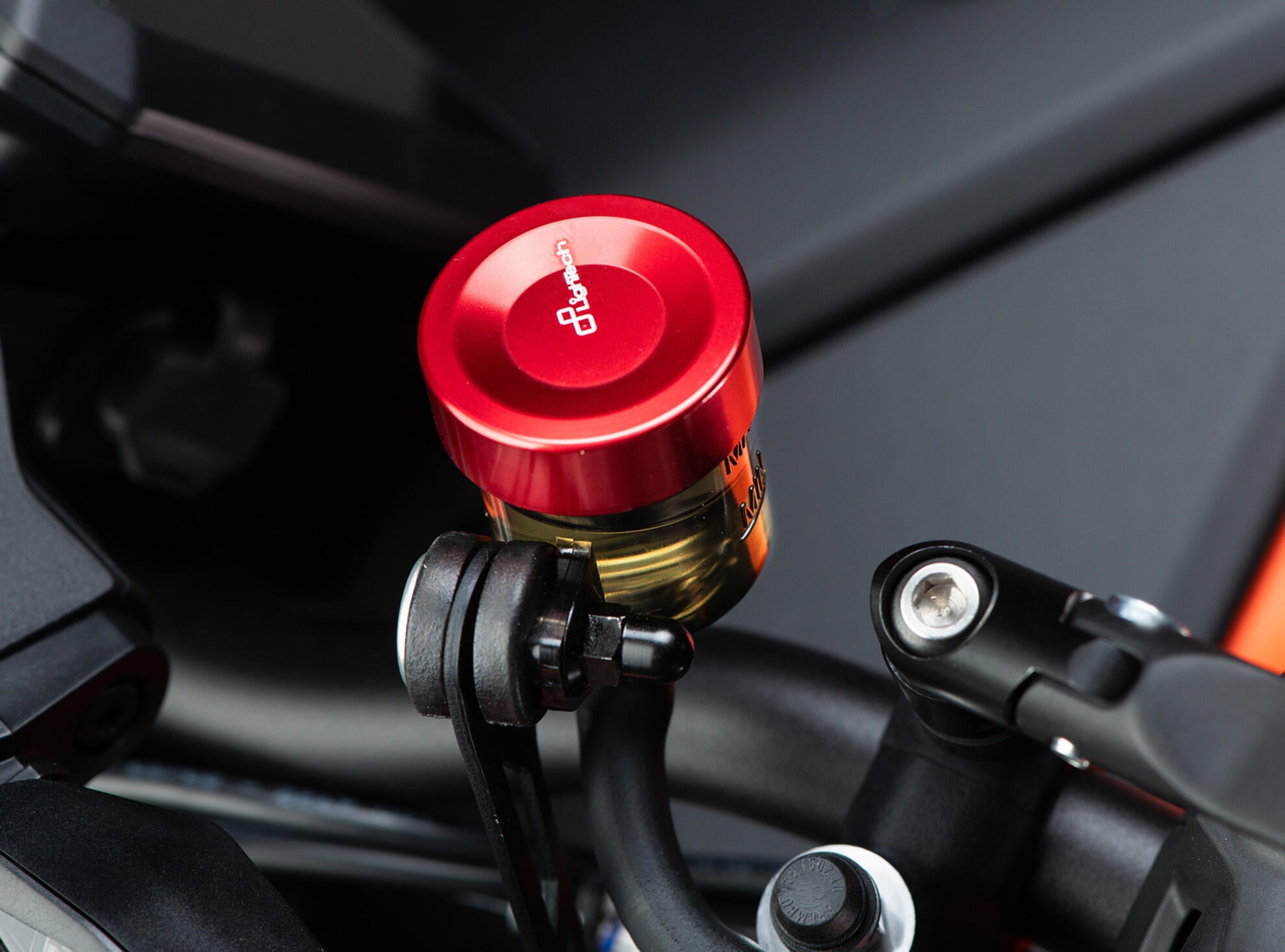 Poklopac rezervoara za izjednačavanje LighTech Ducati Panigale V4/S/R (20-24) FBC27 