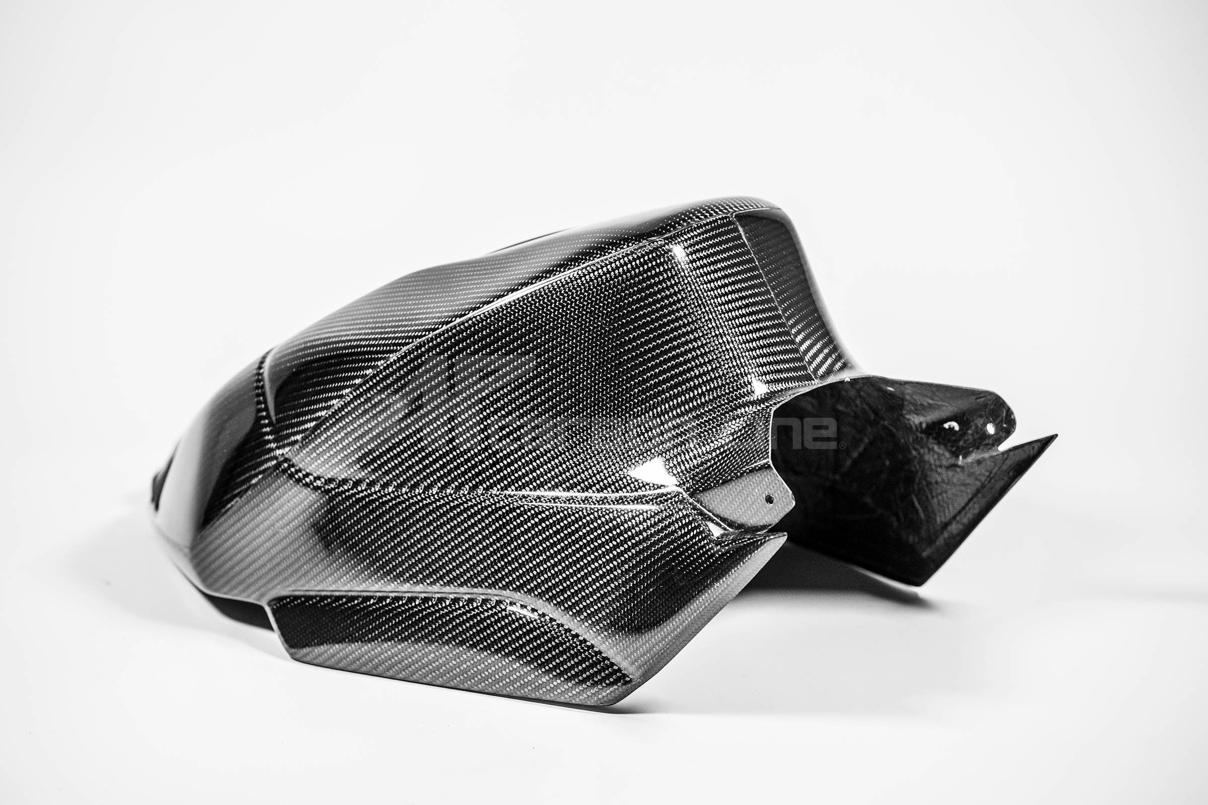 SBK poklopac rezervoara 200g AP Carbon Line Honda CBR 1000 RR-R SC82 (20-23) 
