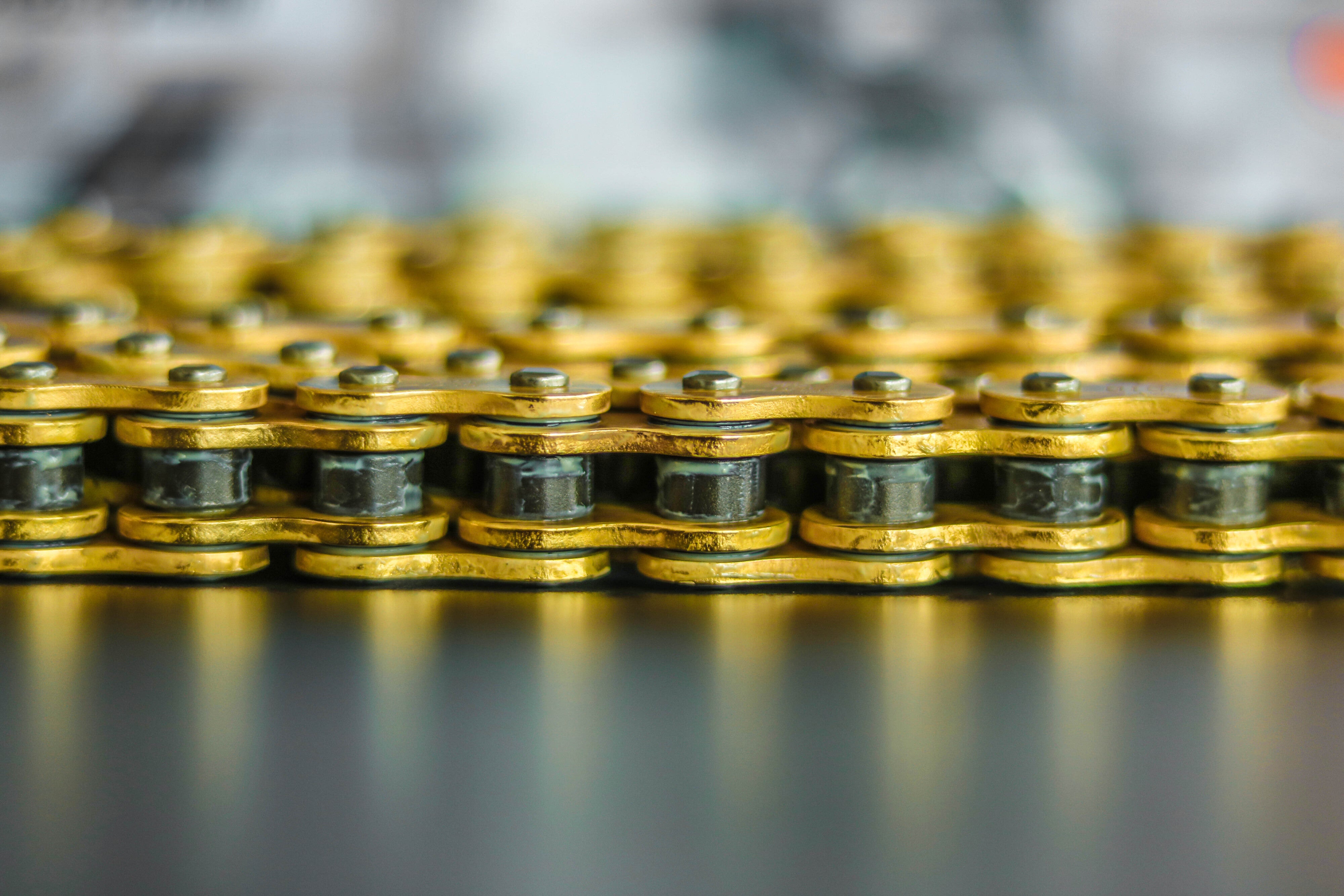 D.I.D 520ZVM-X X-Ring lanac 520 G&G otvoren s zakovicama – 100 do 132 karika 